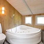 2-Bed Villa With Private Sauna Bøtø By