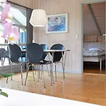 2-Bed Villa With Private Sauna Prázdninový dům *