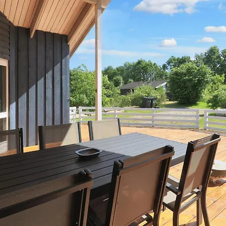 6 Person In Vaeggerlose * Bøtø By