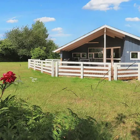 2-Bed Villa With Private Sauna Bøtø By